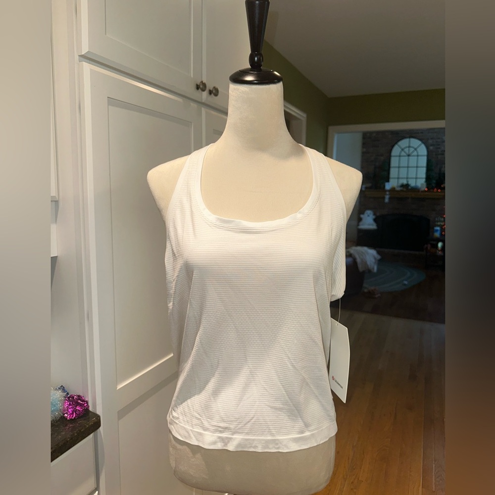 Lululemon Swiftly Tech Racerback tank 2.0 race length